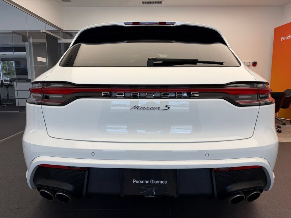 Certified 2024 Porsche Macan S AWD/4WD image 8