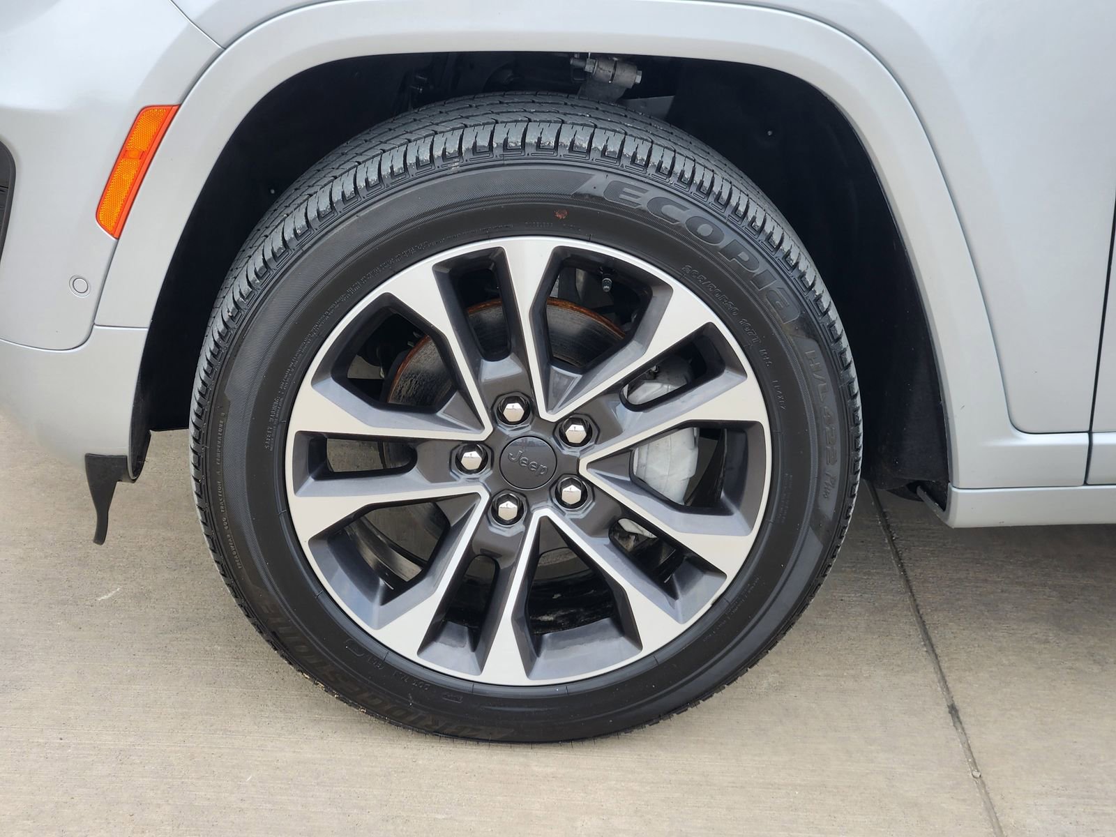 Used 2024 Jeep Grand Cherokee Overland image 11