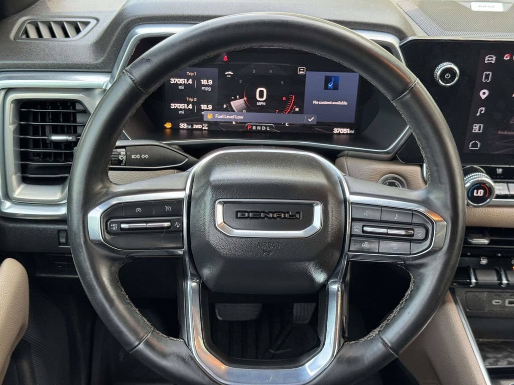 Used 2023 GMC Canyon Denali w/ Denali Black Edition AWD/4WD image 11