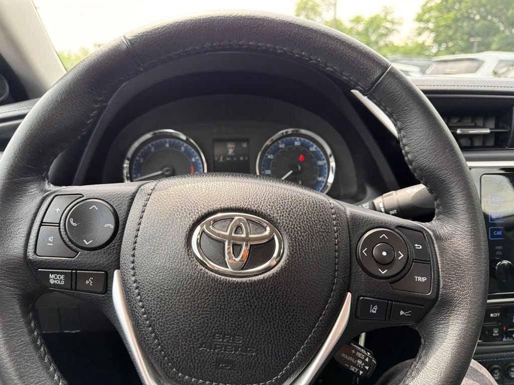 Used 2017 Toyota Corolla SE w/ Carpet Mat Package (TMS) FWD image 24