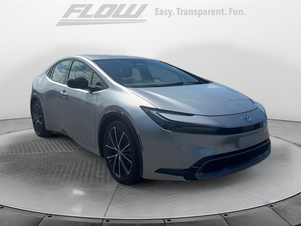 Used 2025 Toyota Prius XLE FWD video 1