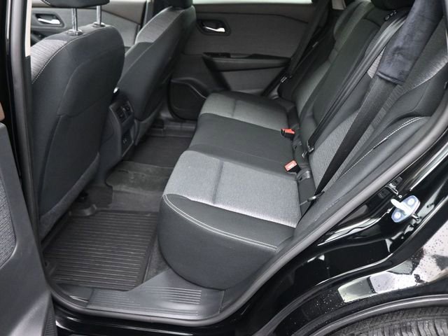 Used 2023 Nissan Rogue SV image 16