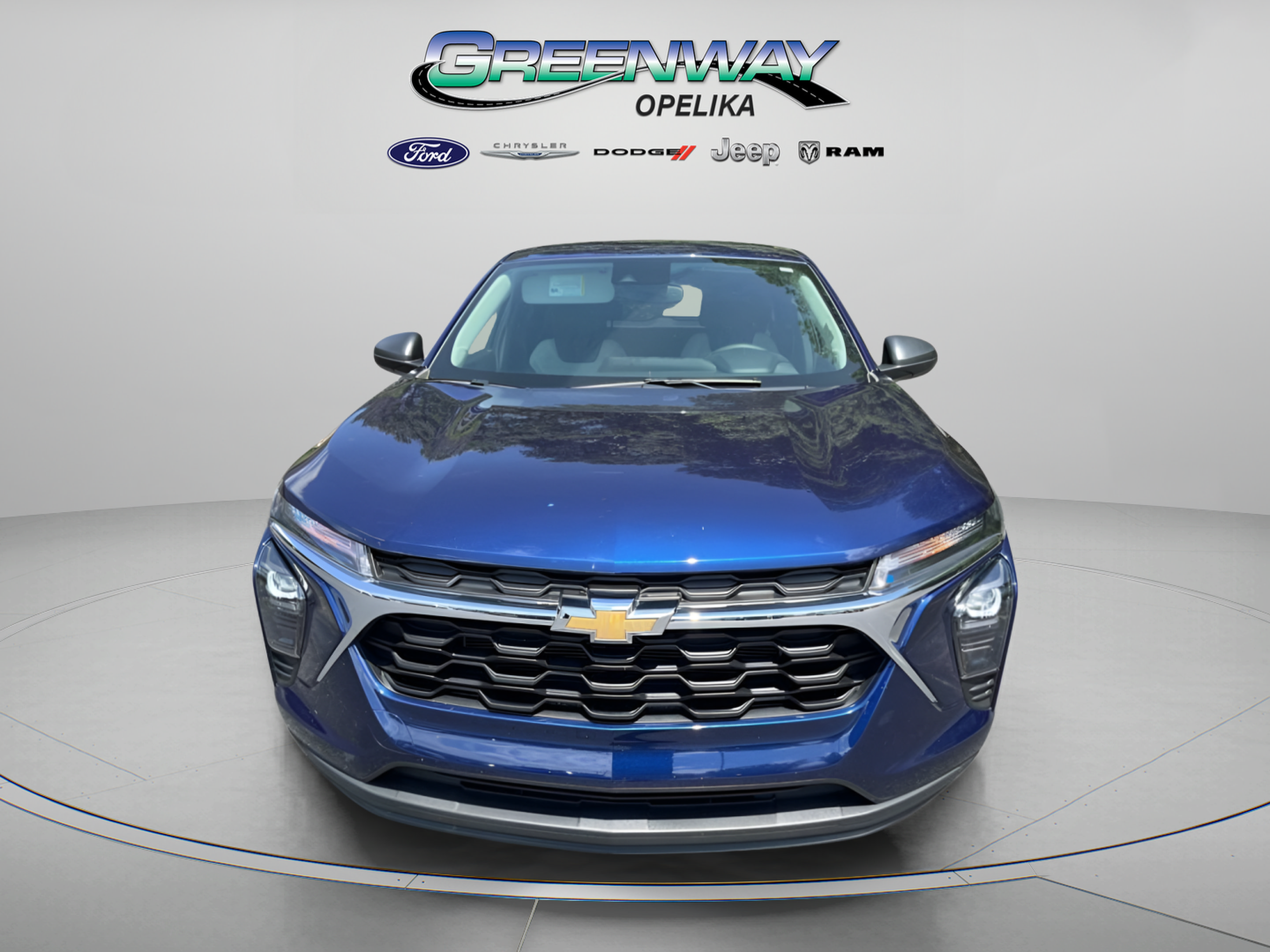 Used 2024 Chevrolet Trax LS FWD image 2