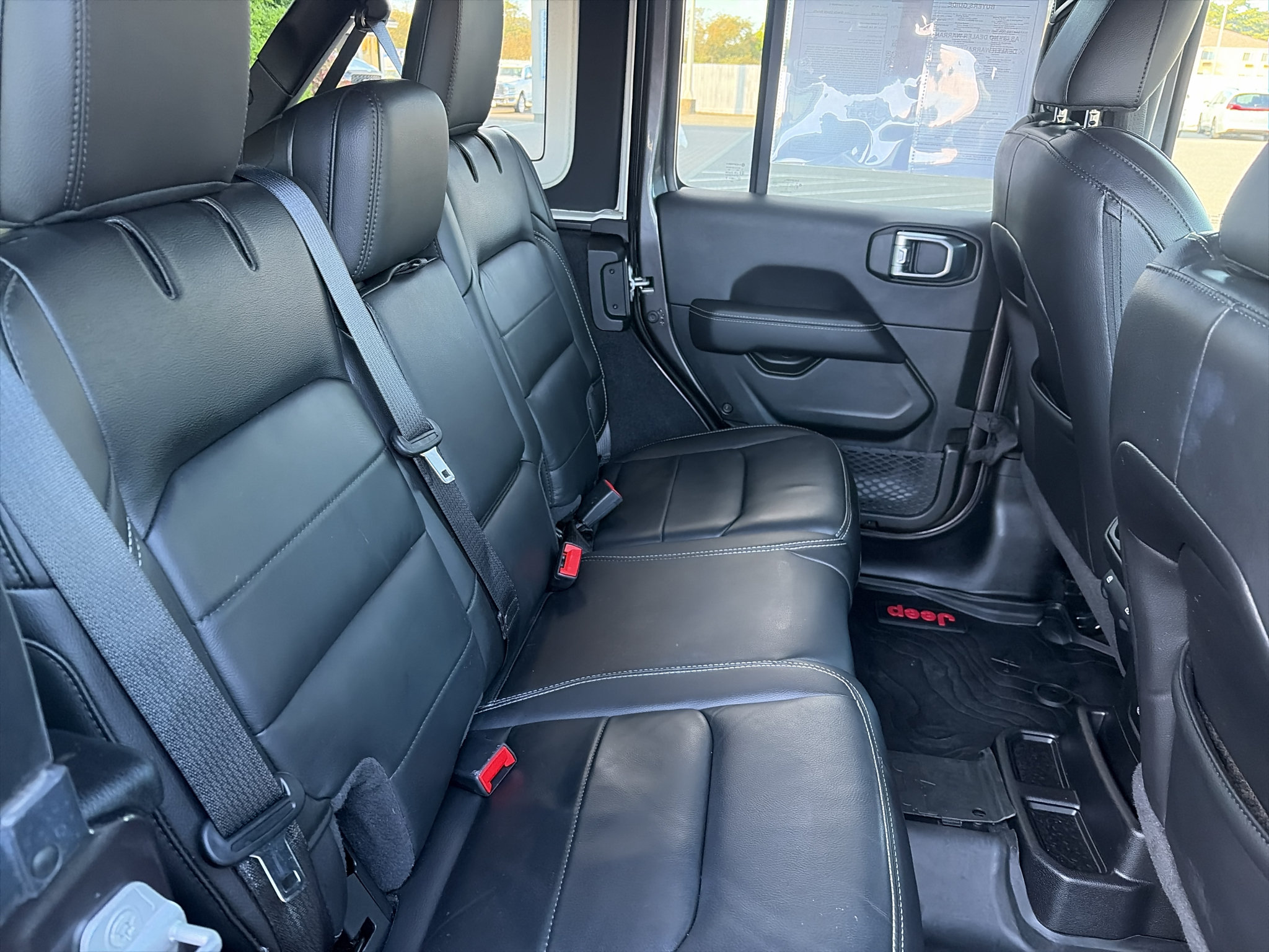 Used 2021 Jeep Wrangler Unlimited Sahara AWD/4WD image 18