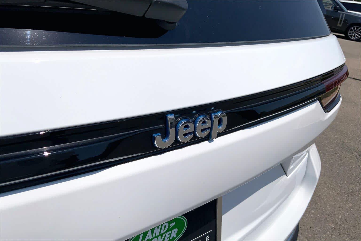 Used 2023 Jeep Grand Cherokee 4WD 4xe w/ Luxury Tech Group II image 9