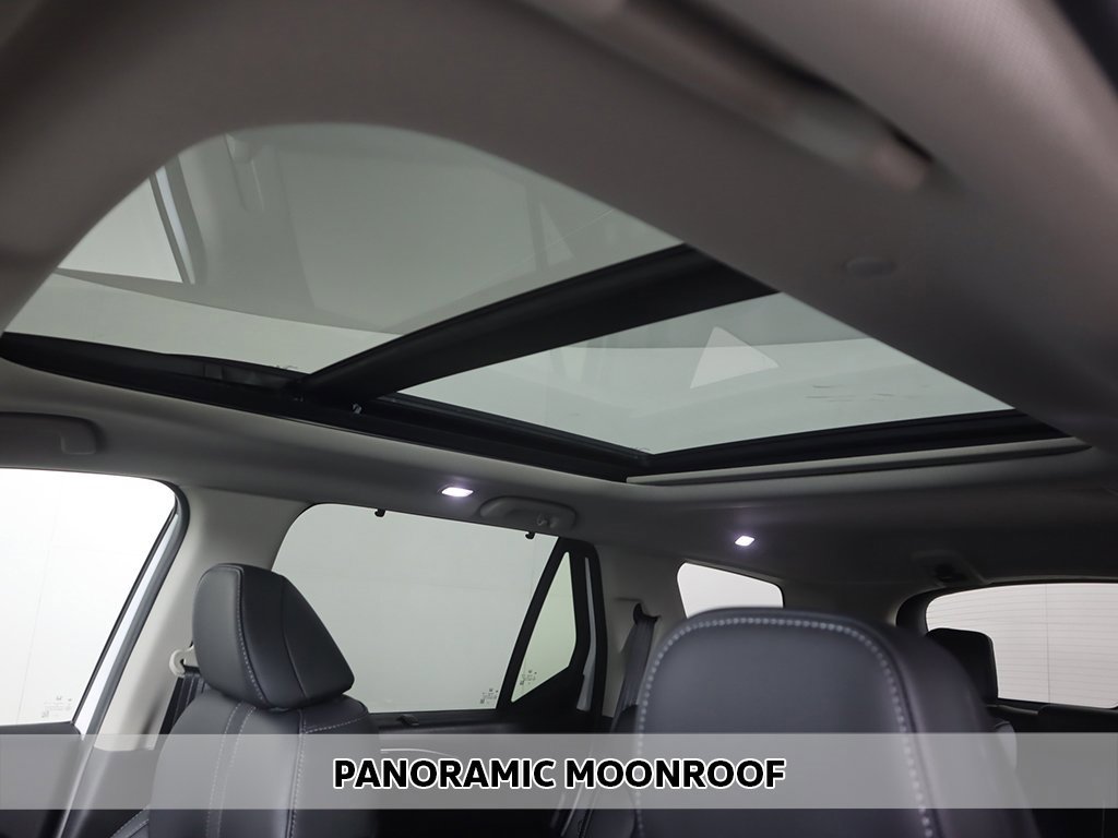 New 2025 Honda Pilot Touring image 4