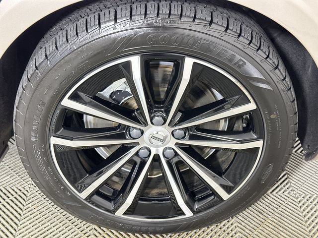 Used 2023 Volvo S60 T8 Plus AWD/4WD image 34