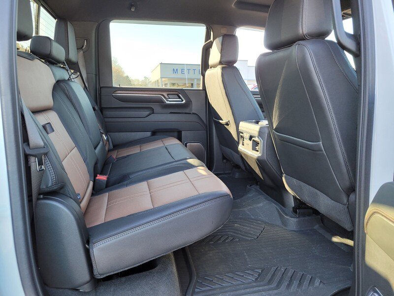 Used 2024 Chevrolet Silverado 2500 High Country w/ Z71 Off-Road Package image 13