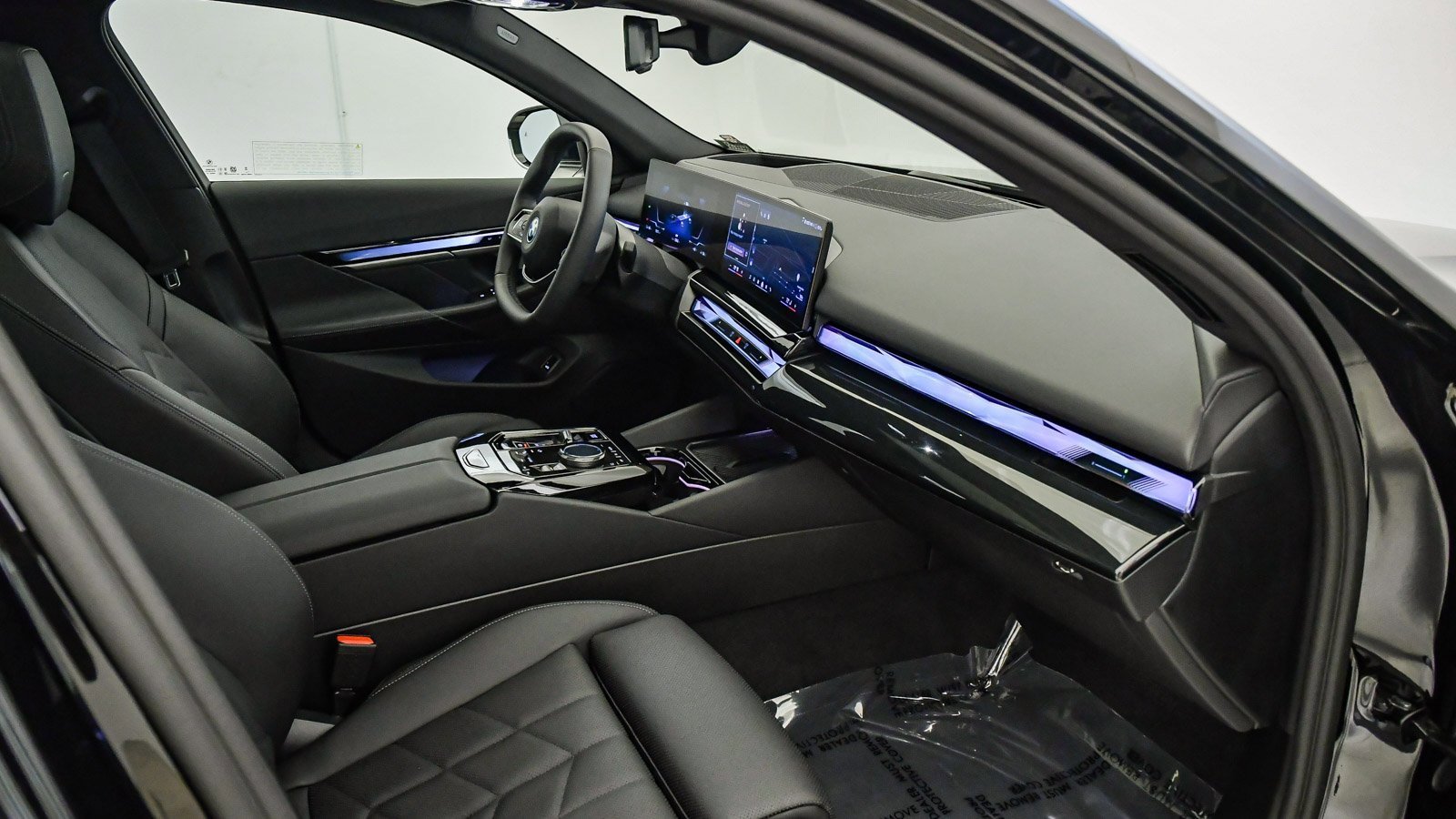 Used 2025 BMW i5 xDrive40 w/ Premium Package image 16