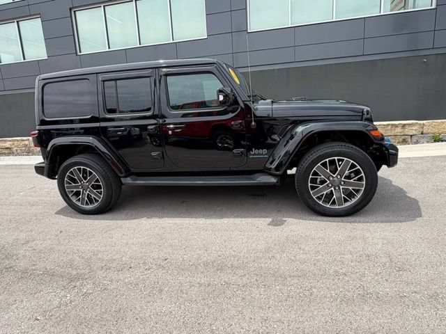 Used 2023 Jeep Wrangler Unlimited Sahara AWD/4WD image 7
