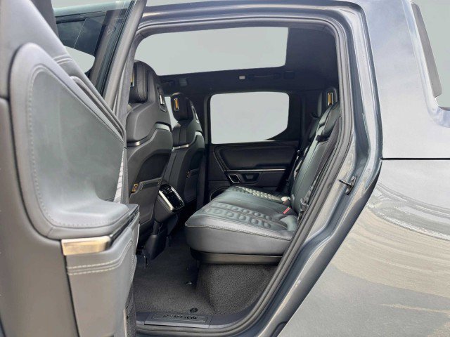 Used 2022 Rivian R1T Adventure image 38