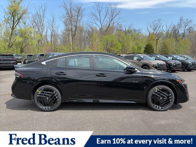 New 2026 Nissan Sentra SR w/ Floor Mat Package FWD image 8