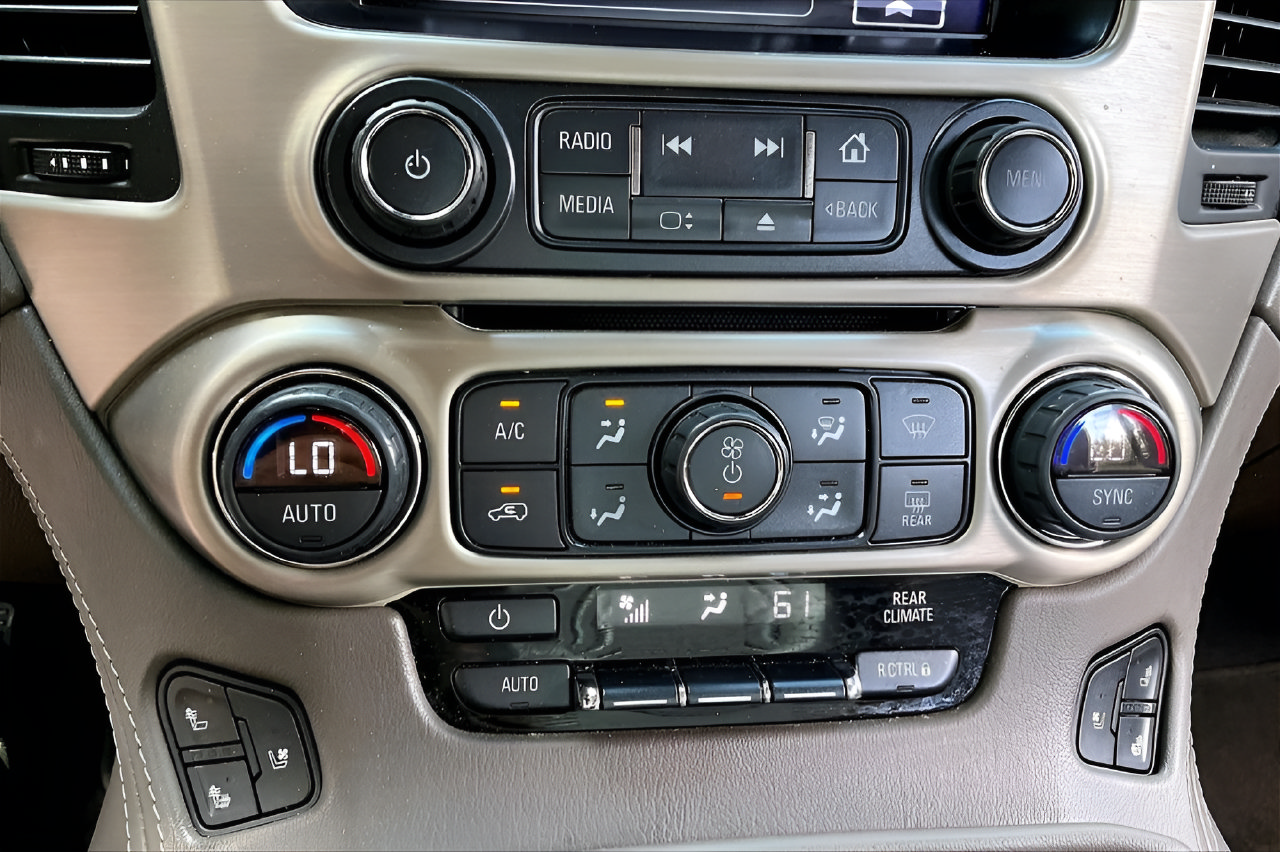 Used 2020 GMC Yukon Denali RWD image 23