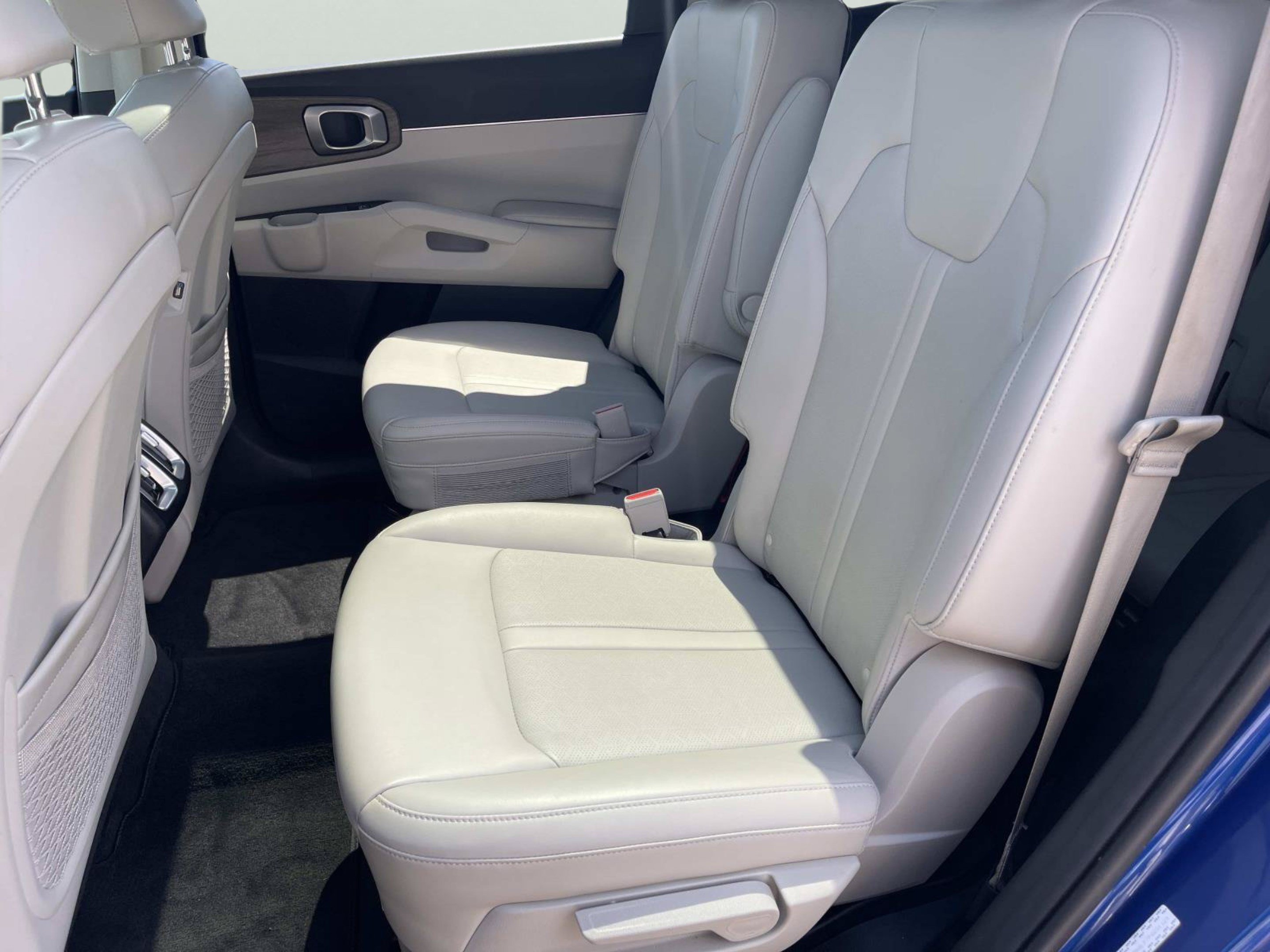 Used 2023 Kia Sorento EX w/ Panoramic Sunroof Package FWD image 18