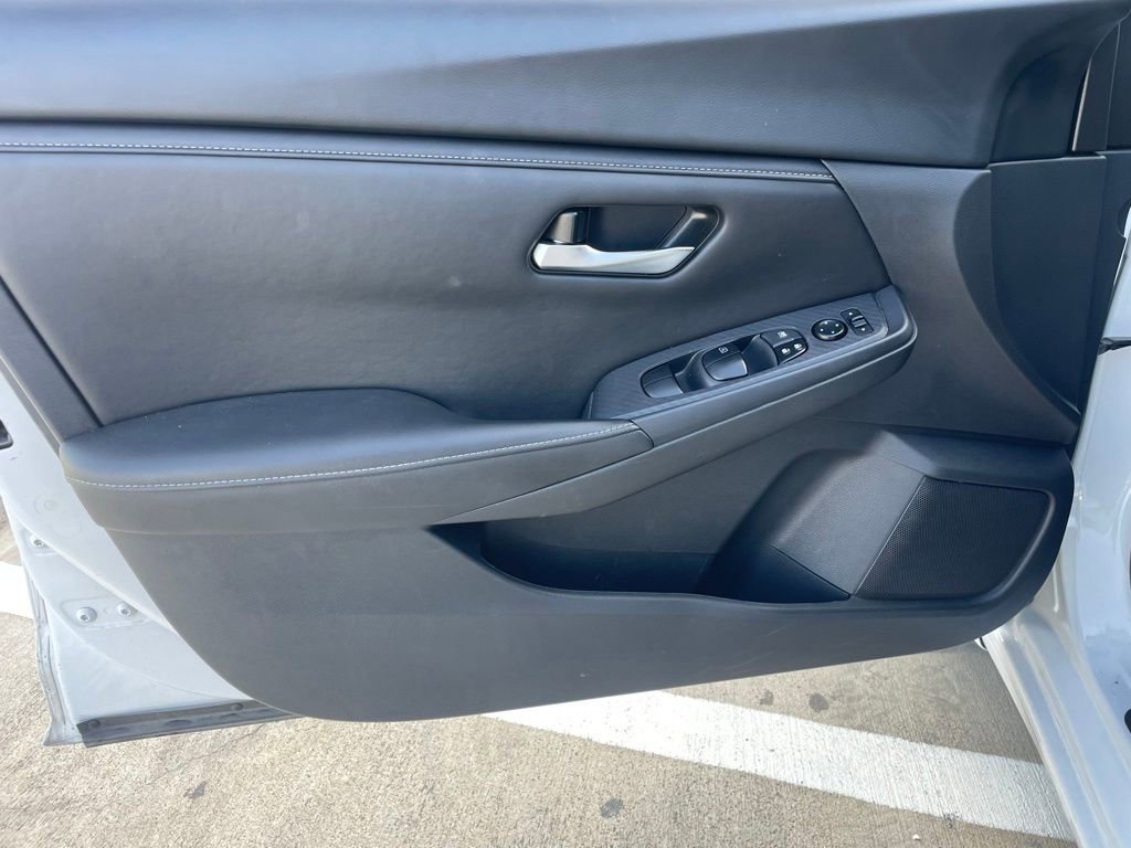 Certified 2024 Nissan Sentra SV FWD image 9