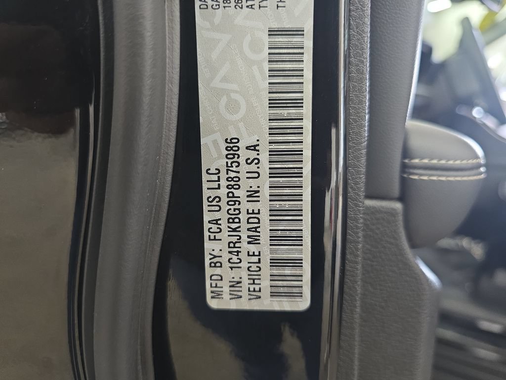 Used 2023 Jeep Grand Cherokee L Limited AWD/4WD image 37