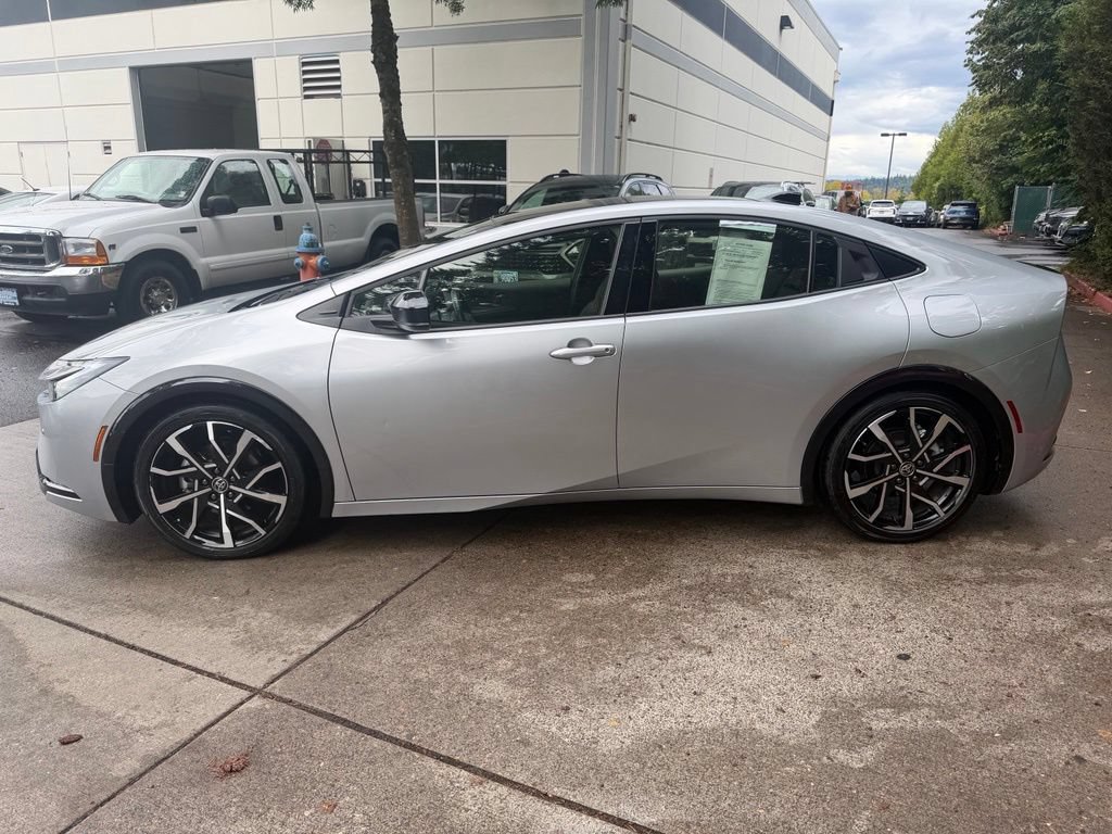 Used 2023 Toyota Prius Prime FWD image 7