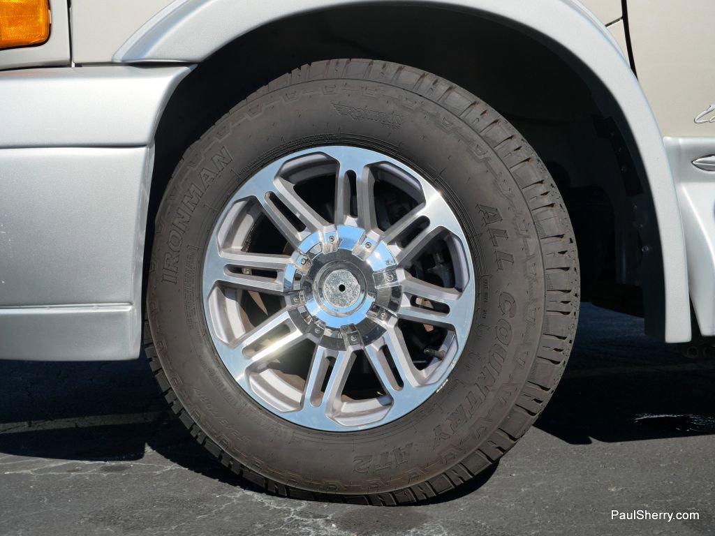 Used 2021 Chevrolet Express 2500 LS w/ Enhanced Convenience Package image 21