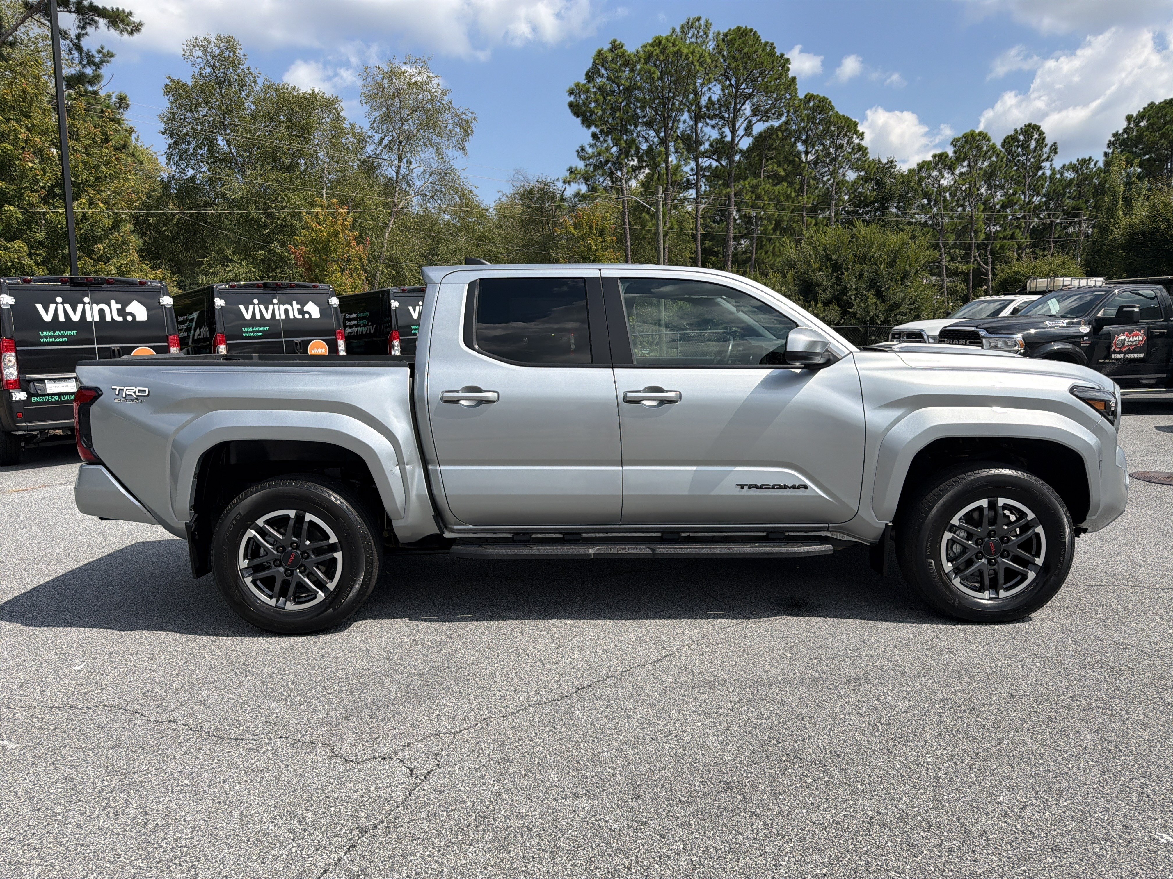 Used 2024 Toyota Tacoma TRD Sport AWD/4WD image 9