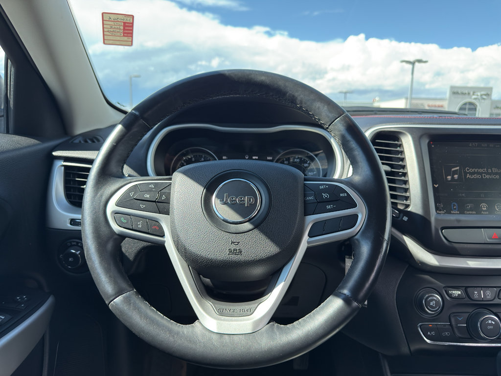 Used 2017 Jeep Cherokee Trailhawk w/ Cold Weather Group AWD/4WD image 14
