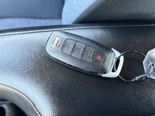 Used 2023 Nissan Versa SV FWD image 11