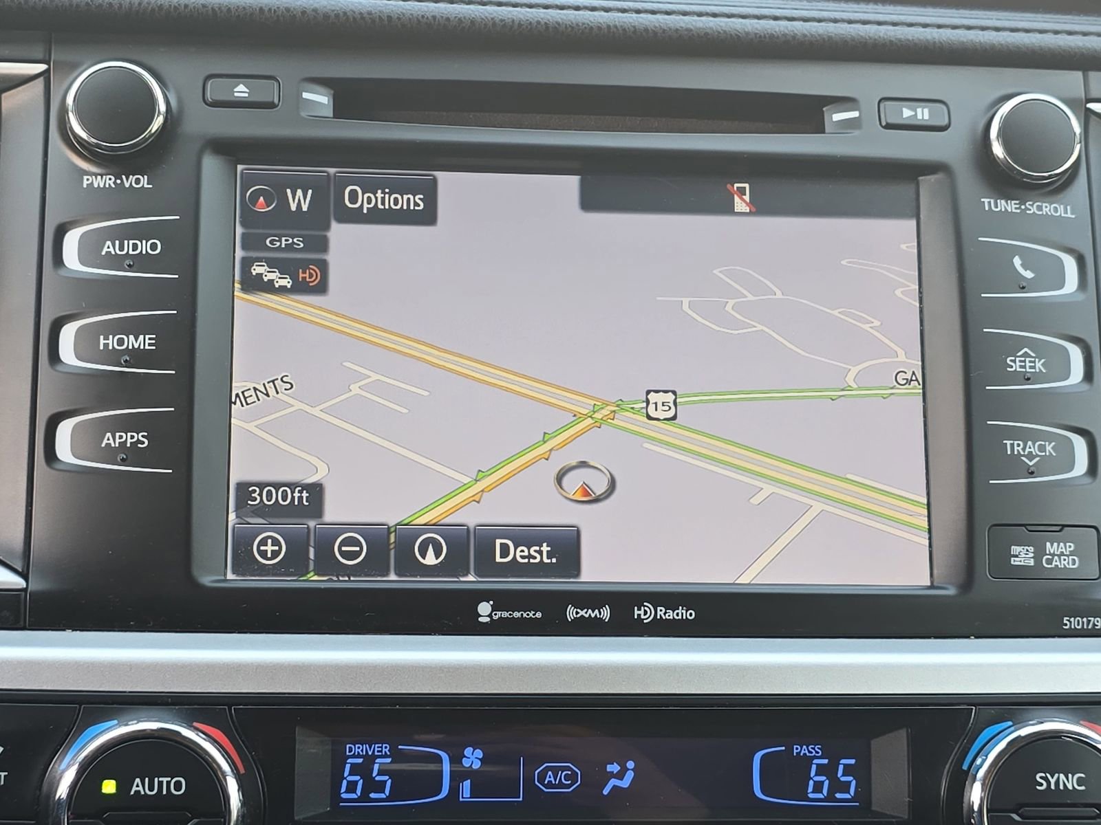 Used 2018 Toyota Highlander XLE image 29