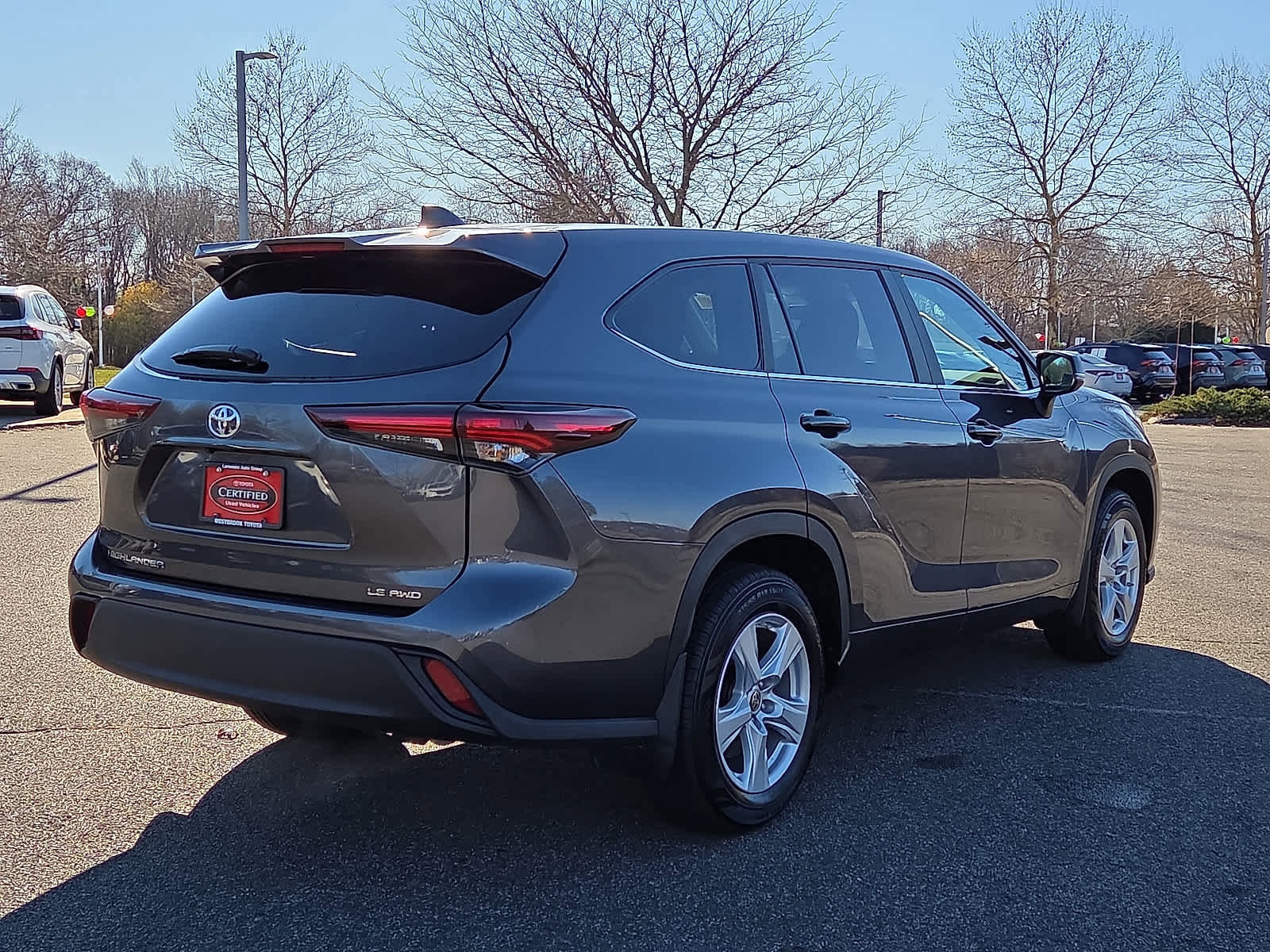 Certified 2024 Toyota Highlander LE image 5