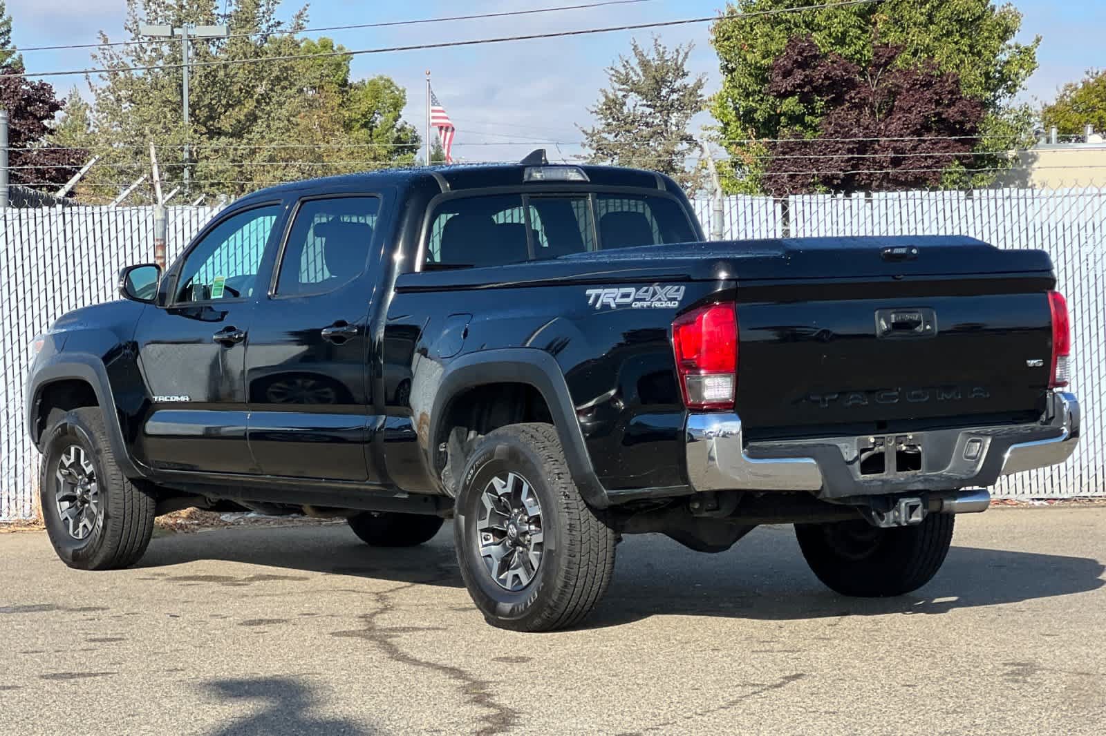 Used 2016 Toyota Tacoma TRD Off-Road w/ Towing Package AWD/4WD image 5