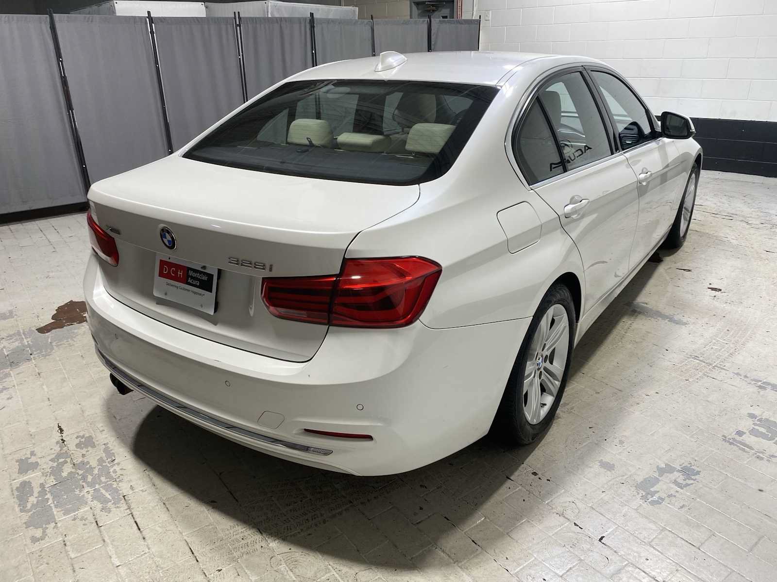 Used 2016 BMW 328i xDrive Sedan AWD/4WD image 26