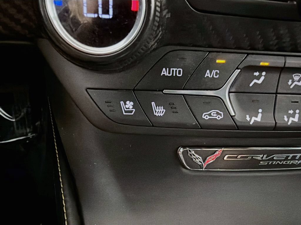 Used 2019 Chevrolet Corvette Stingray Coupe RWD image 21