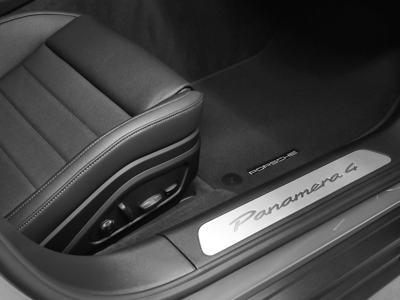 New 2026 Porsche Panamera 4 AWD/4WD image 19