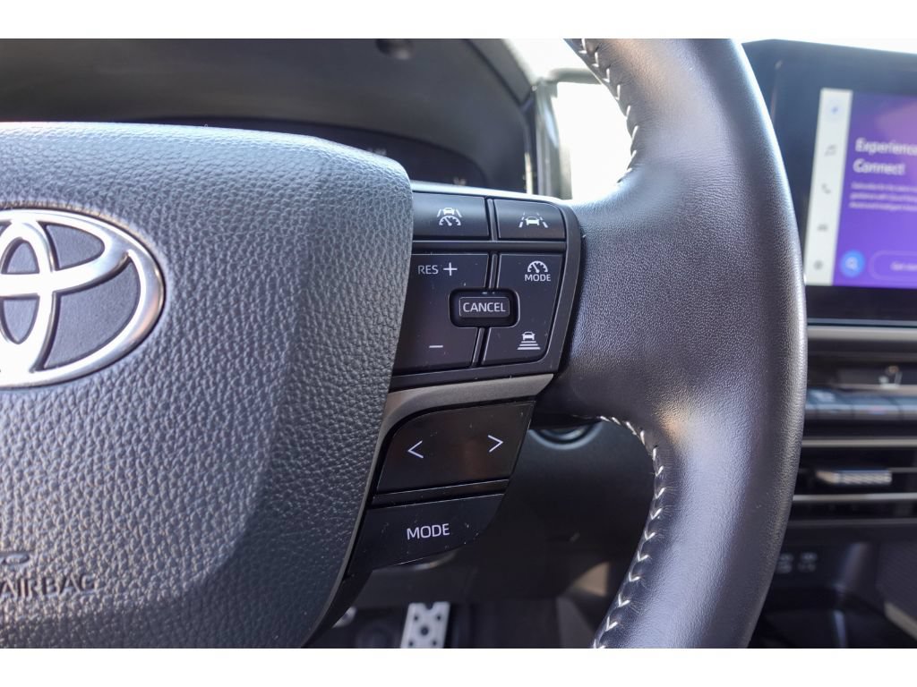 Used 2025 Toyota Camry SE FWD image 17