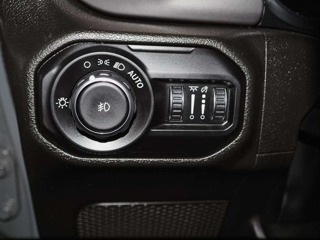 Used 2022 Jeep Wrangler Unlimited Sport image 26