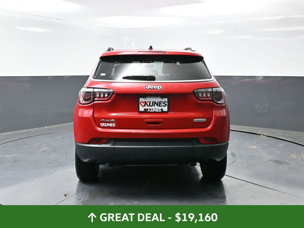 Used 2024 Jeep Compass Latitude image 12