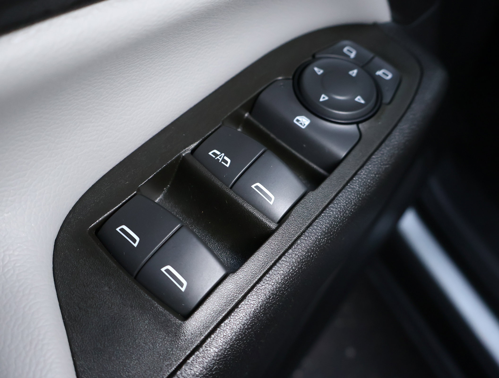 Used 2023 Chevrolet Equinox LS w/ LS Convenience Package image 7