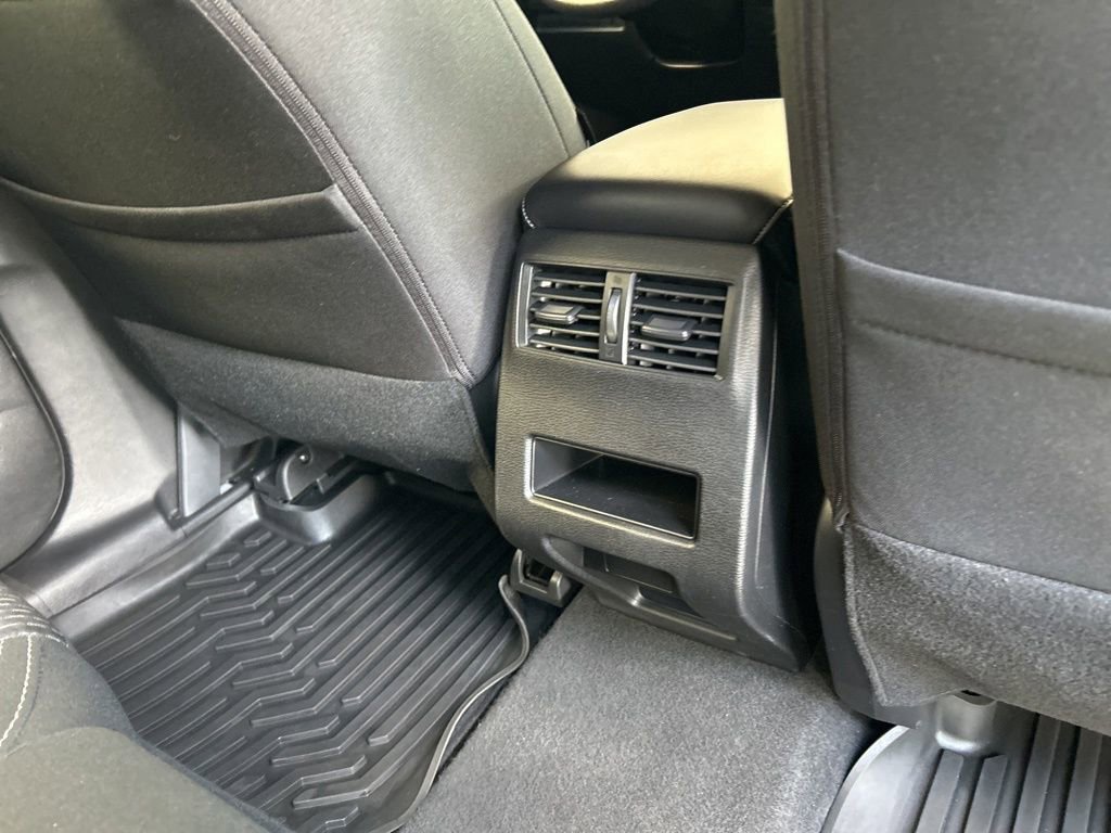 Used 2024 Mitsubishi Outlander ES image 25