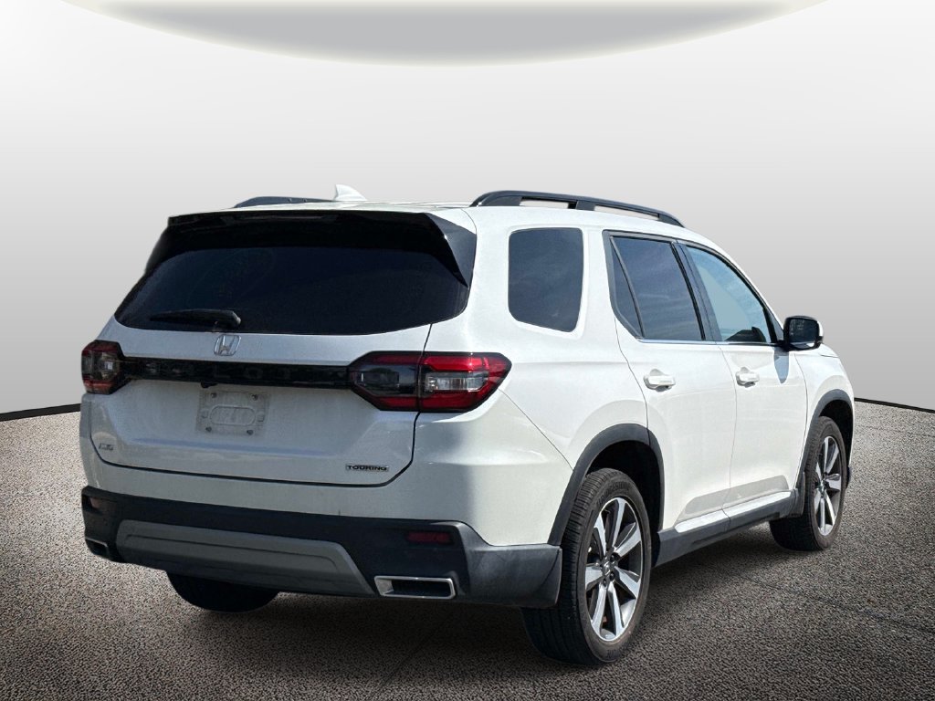 Used 2024 Honda Pilot Touring image 2