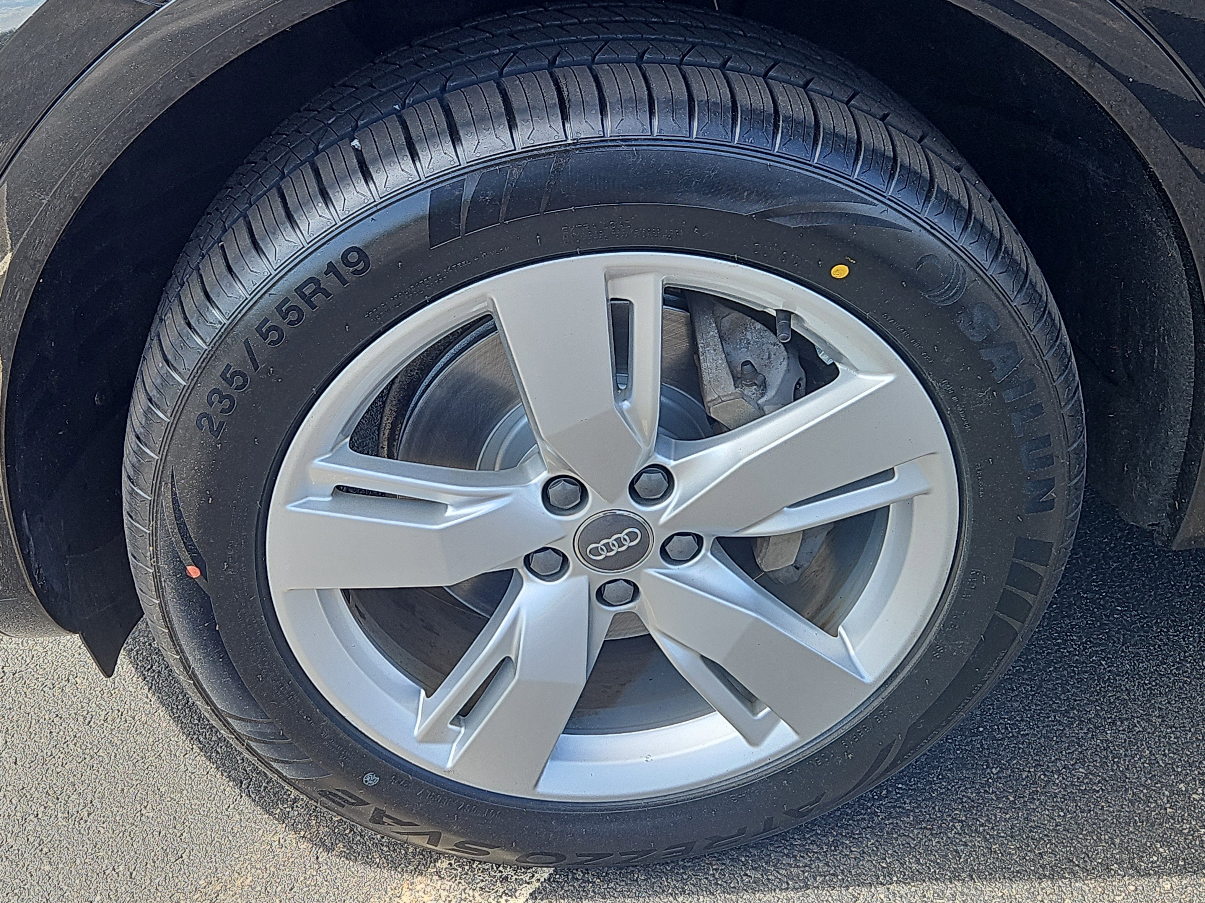Used 2019 Audi Q5 2.0T Premium Plus w/ Premium Plus Package AWD/4WD image 4