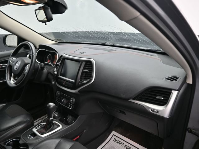 Used 2016 Jeep Cherokee Trailhawk image 8