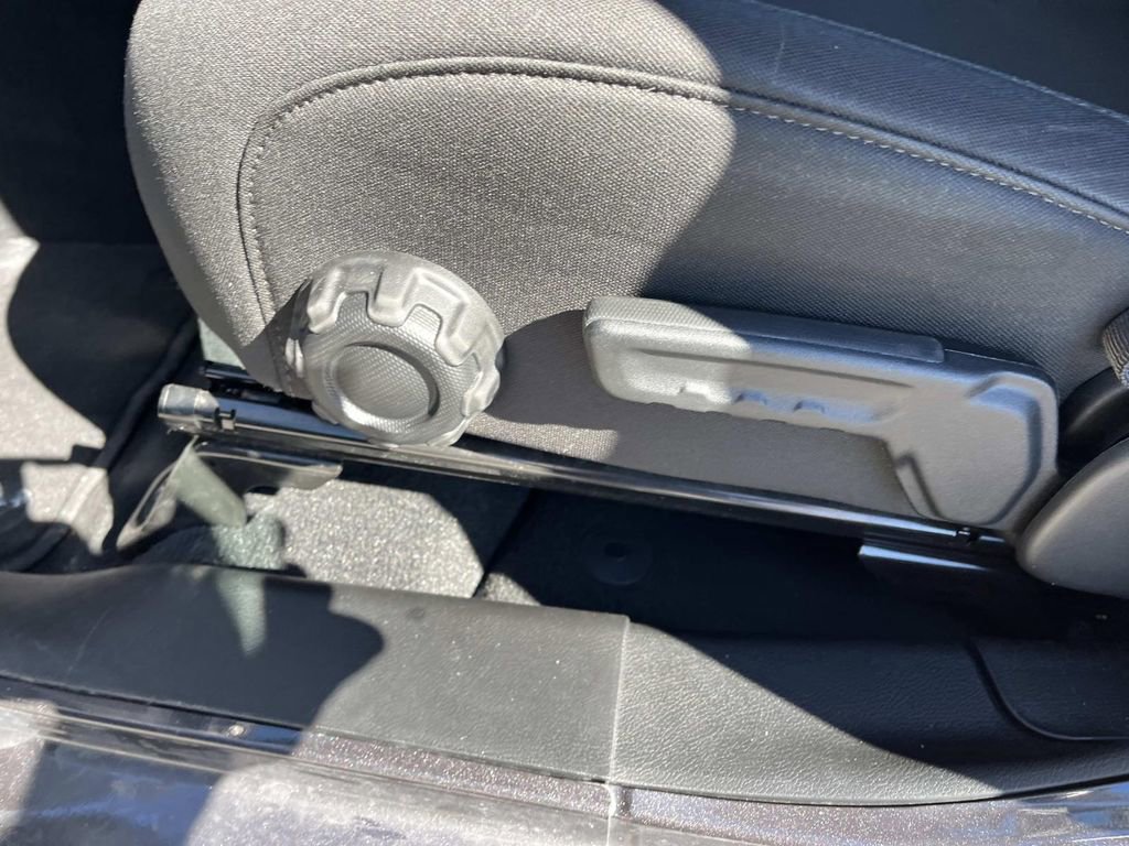 Used 2023 Jeep Wrangler Sport S image 25