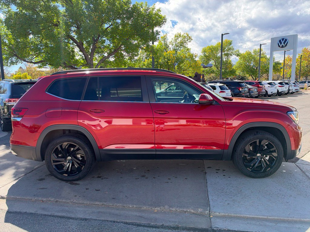 Certified 2023 Volkswagen Atlas SE w/ Black Wheel Package AWD/4WD image 6