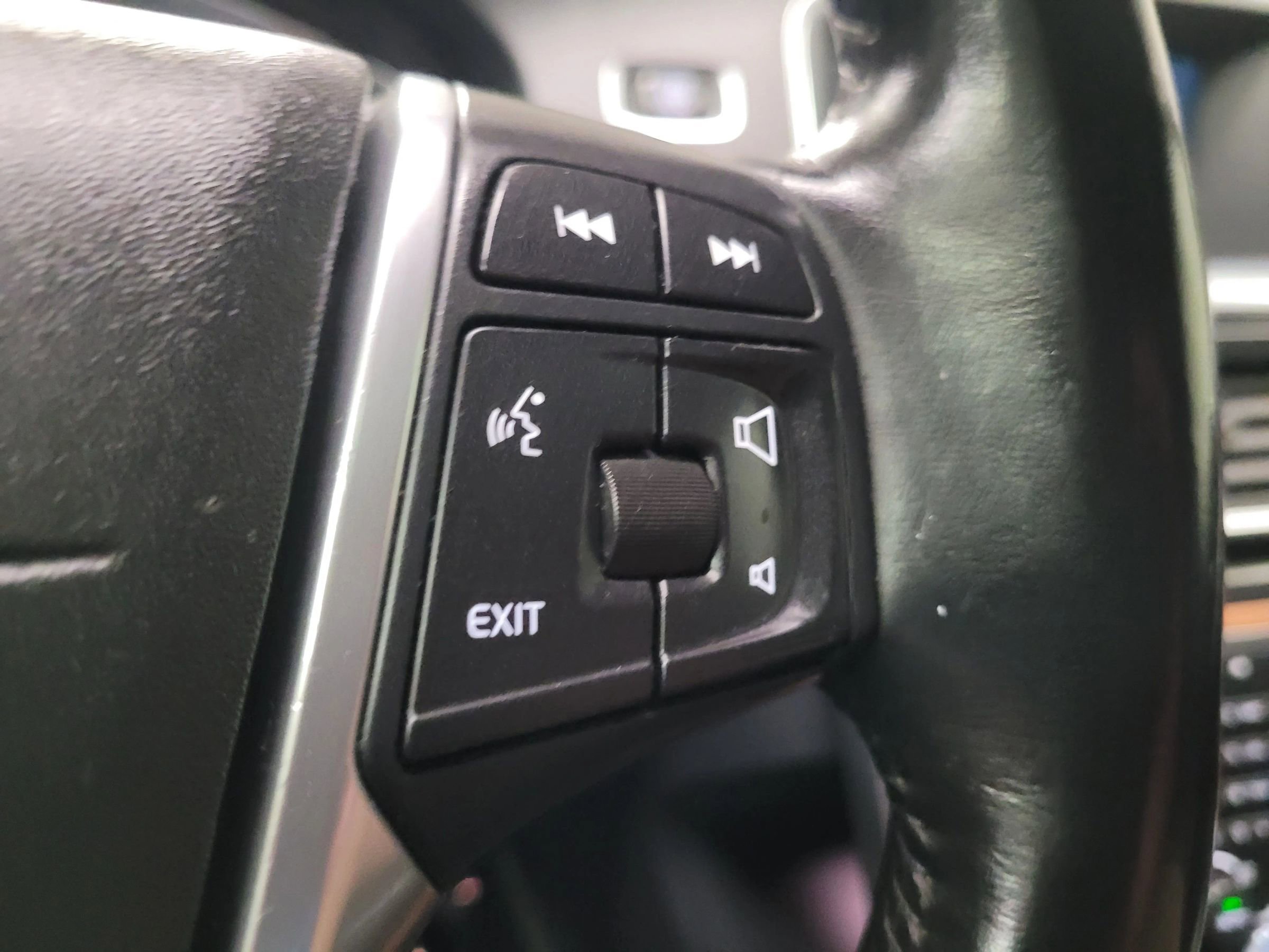 Used 2016 Volvo S60 T5 Inscription Platinum image 19