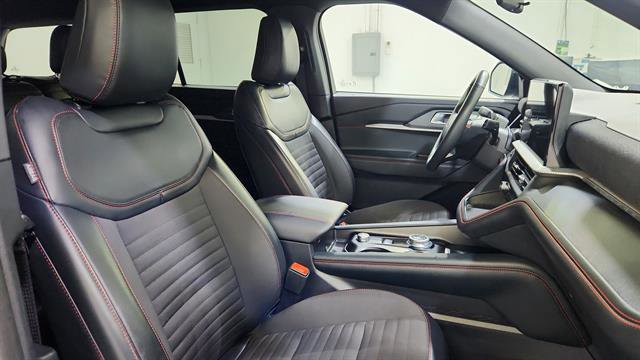 Used 2025 Ford Explorer ST-Line w/ ST-Line Street Pack image 27