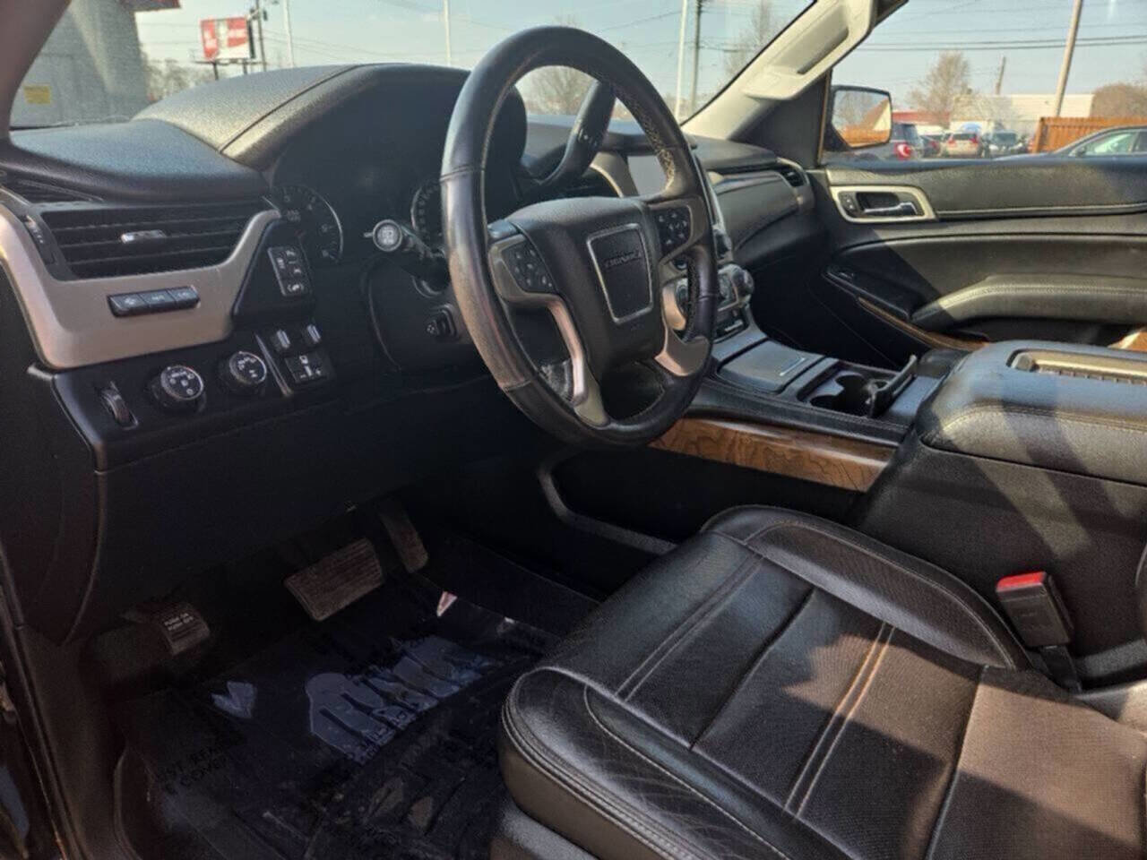 Used 2018 GMC Yukon XL Denali w/ Open Road Package image 9