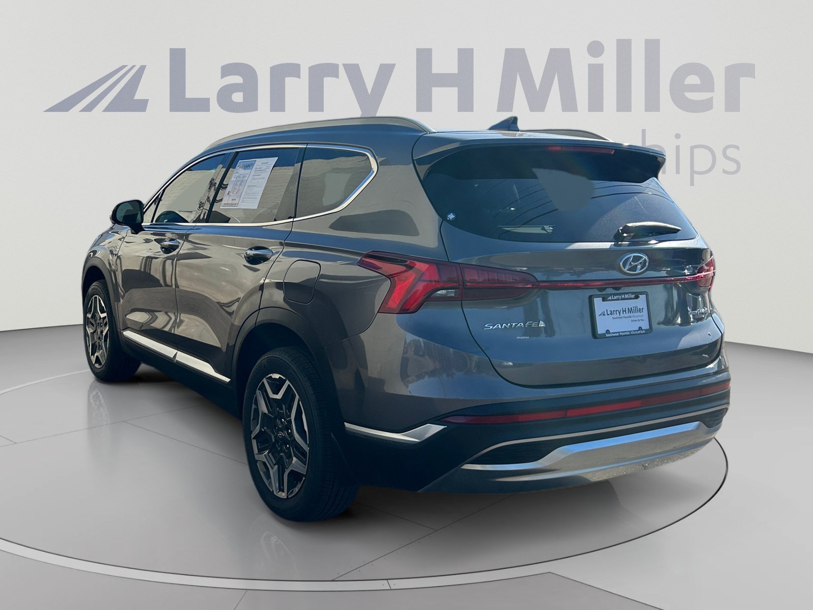 Certified 2023 Hyundai Santa Fe Limited AWD/4WD image 4