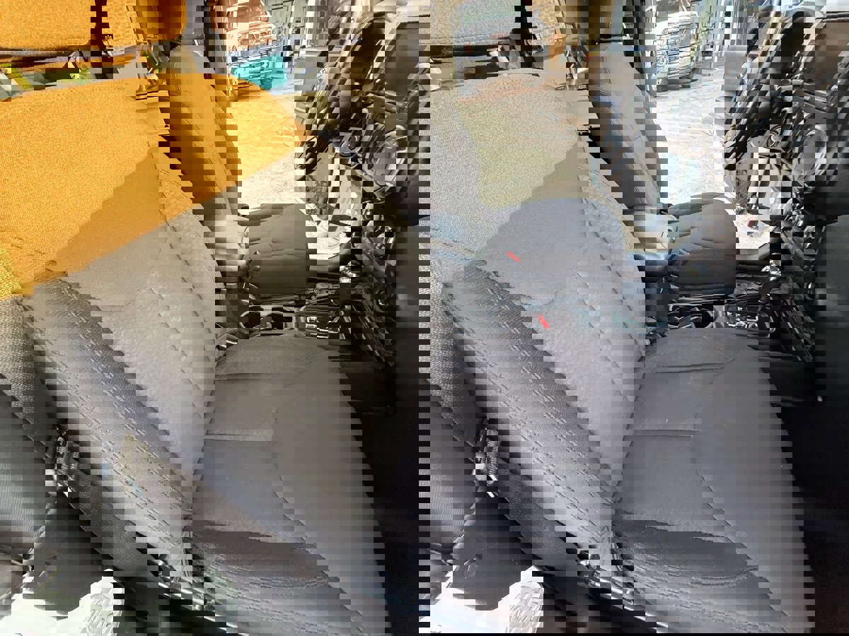 Used 2018 Jeep Wrangler Sport image 15