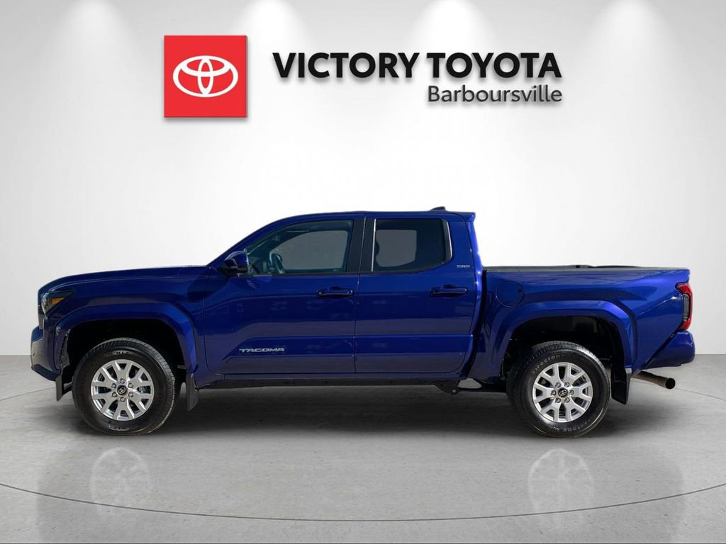 Used 2025 Toyota Tacoma SR5 AWD/4WD image 2