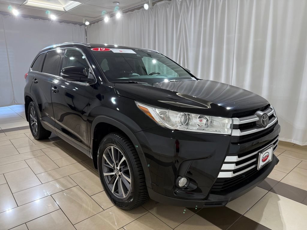Certified 2019 Toyota Highlander XLE AWD/4WD image 6