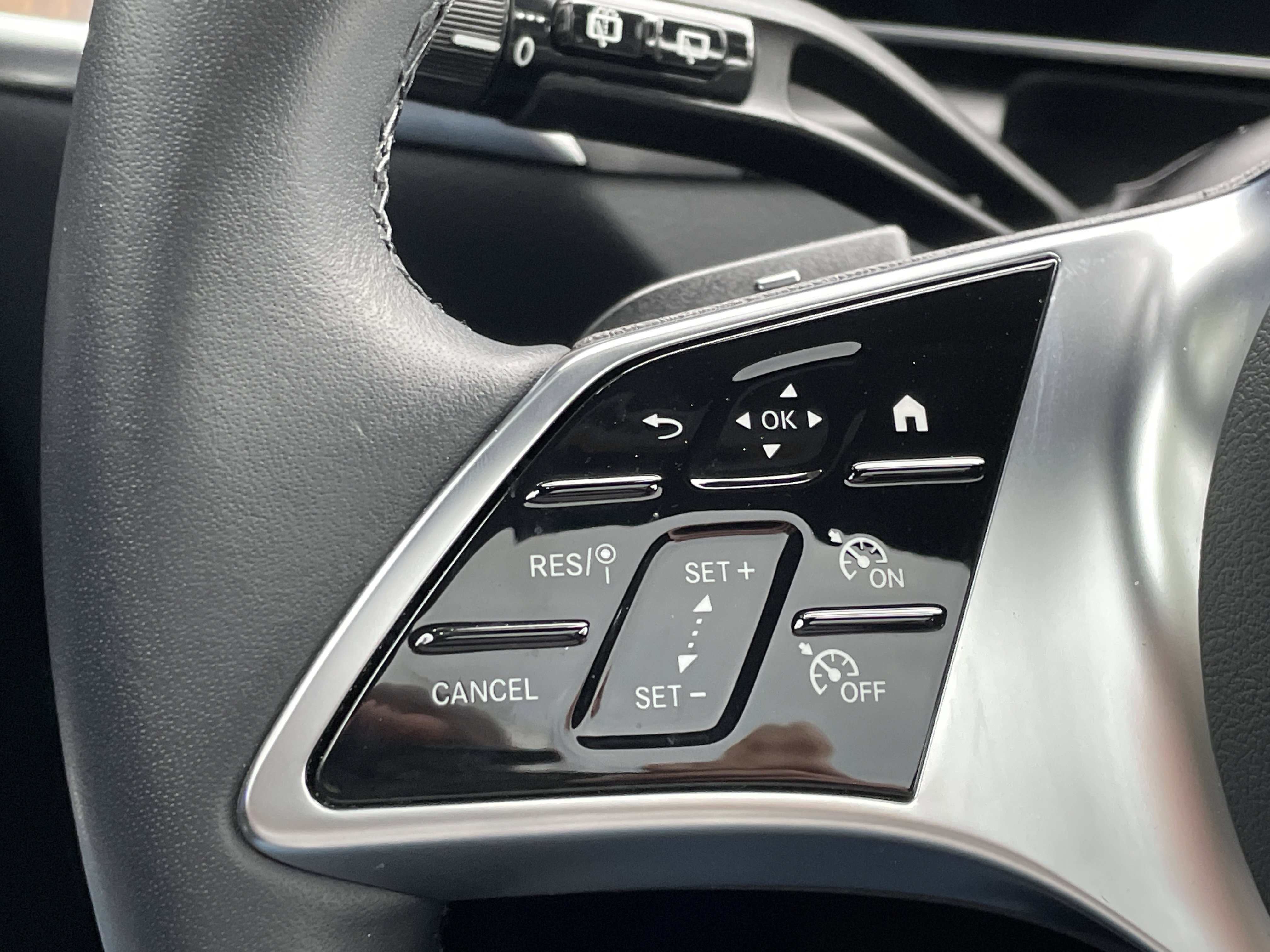 Certified 2025 Mercedes-Benz GLC 300 4MATIC image 30