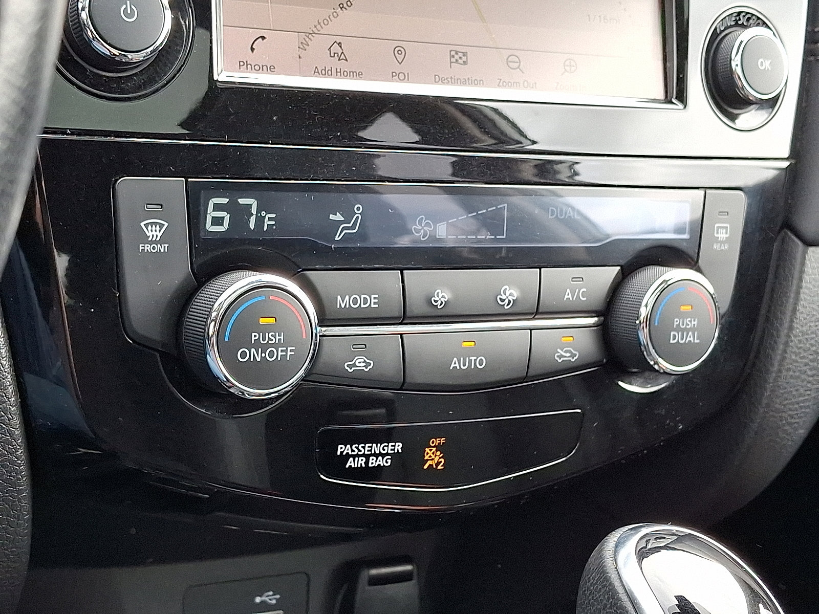 Used 2018 Nissan Rogue SL w/ Premium Package image 16